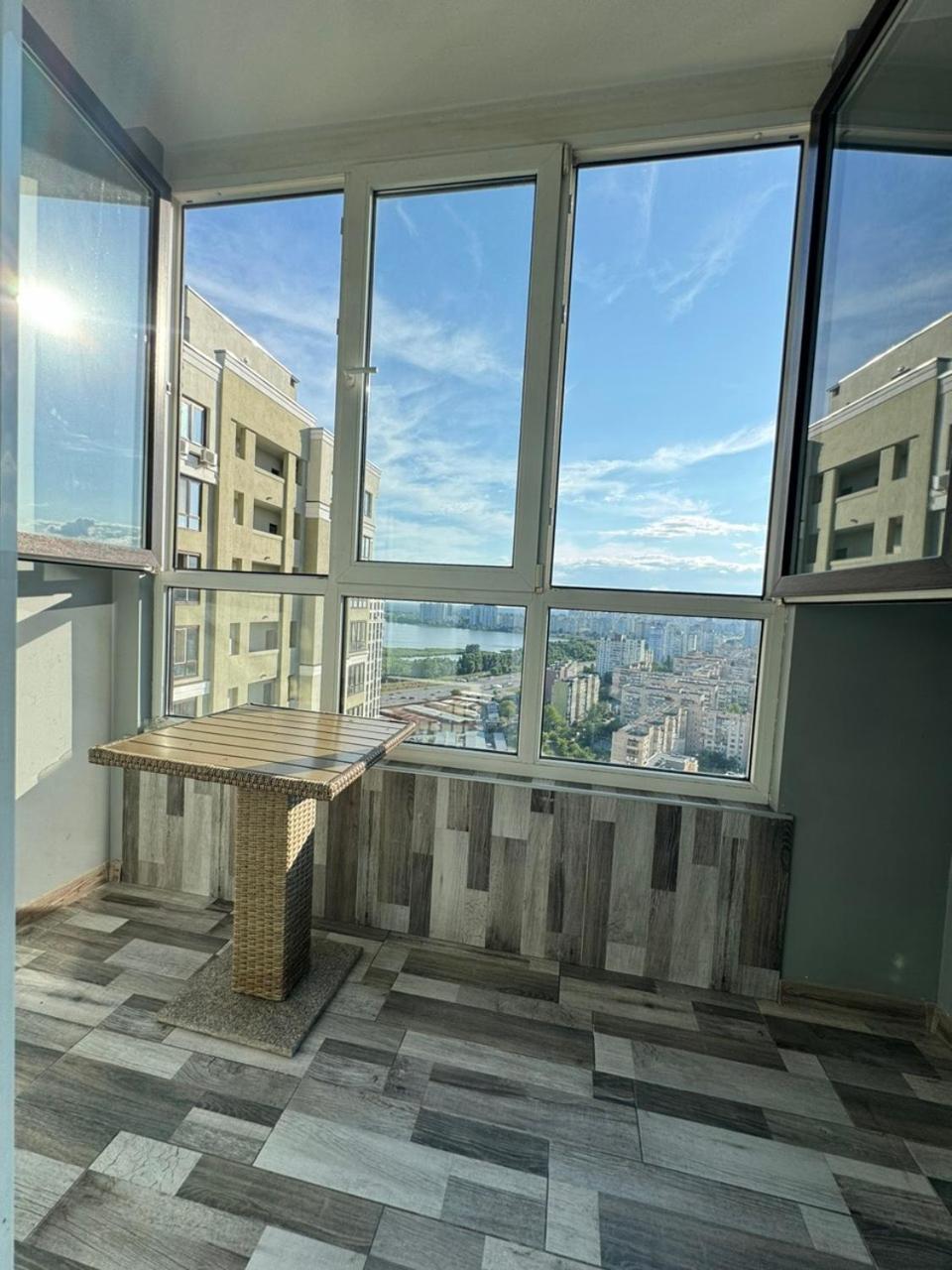 Solo Apartment Virmenska Kyiv Exterior foto